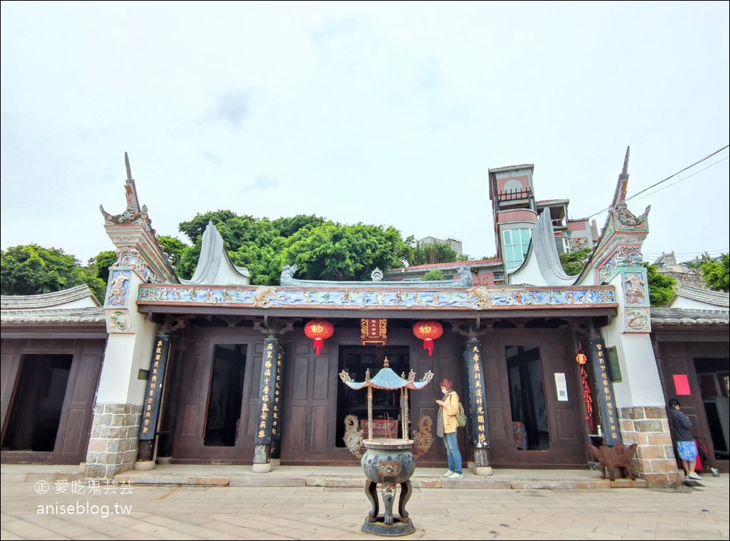 金板境天后宮旁摸金錢壁、金銀花發大財，全台唯一少女媽祖廟，還有媽祖小衣服護身符哦！