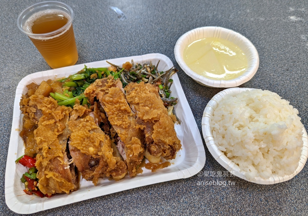 阿忠自助餐便當店，還沒開門就排隊，信義區福德街的超人氣美食(姊姊食記)