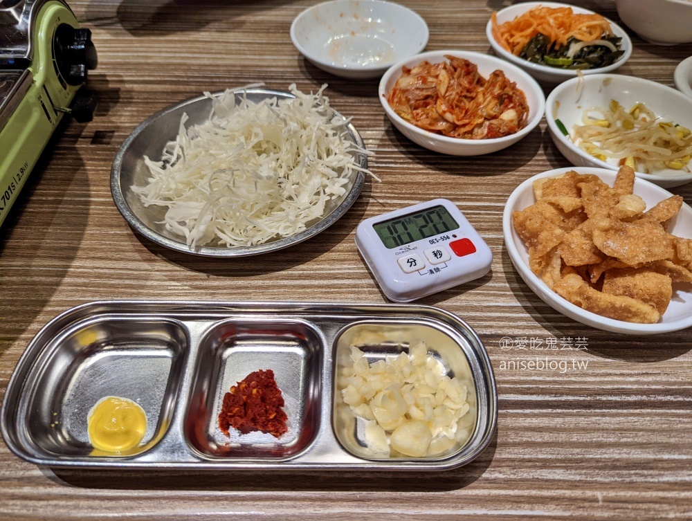 韓國一隻雞，雞湯火鍋料理，林口三井美食MITSUI OUTLET (姊姊食記)