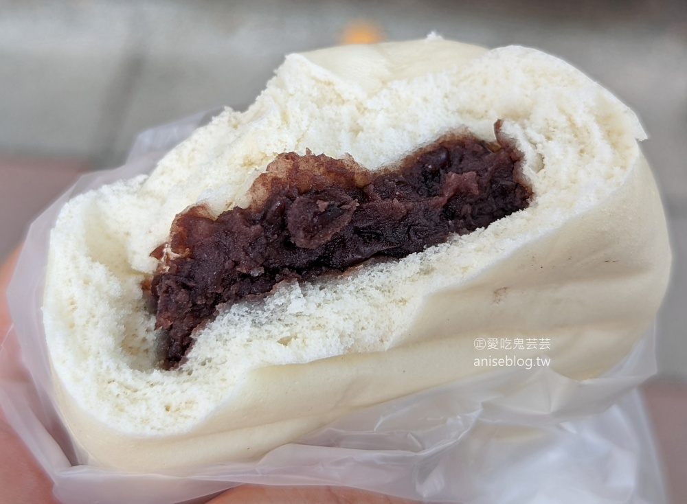 包記饅頭，不用跑基隆~台北也有貼鍋饅頭，信義區美食(姊姊食記)