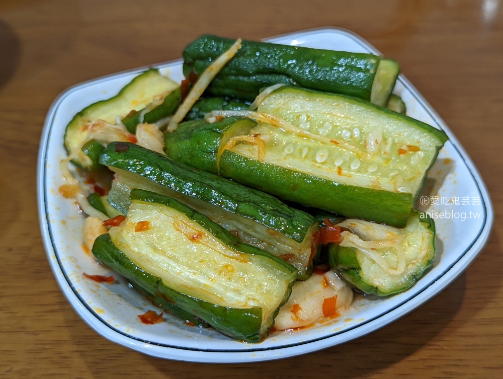 小峨嵋川菜館，基隆在地人的美食口袋名單，文末菜單(姊姊食記)