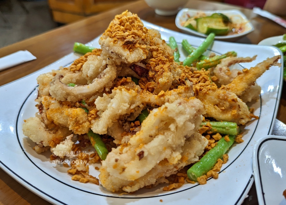 小峨嵋川菜館，基隆在地人的美食口袋名單，文末菜單(姊姊食記)