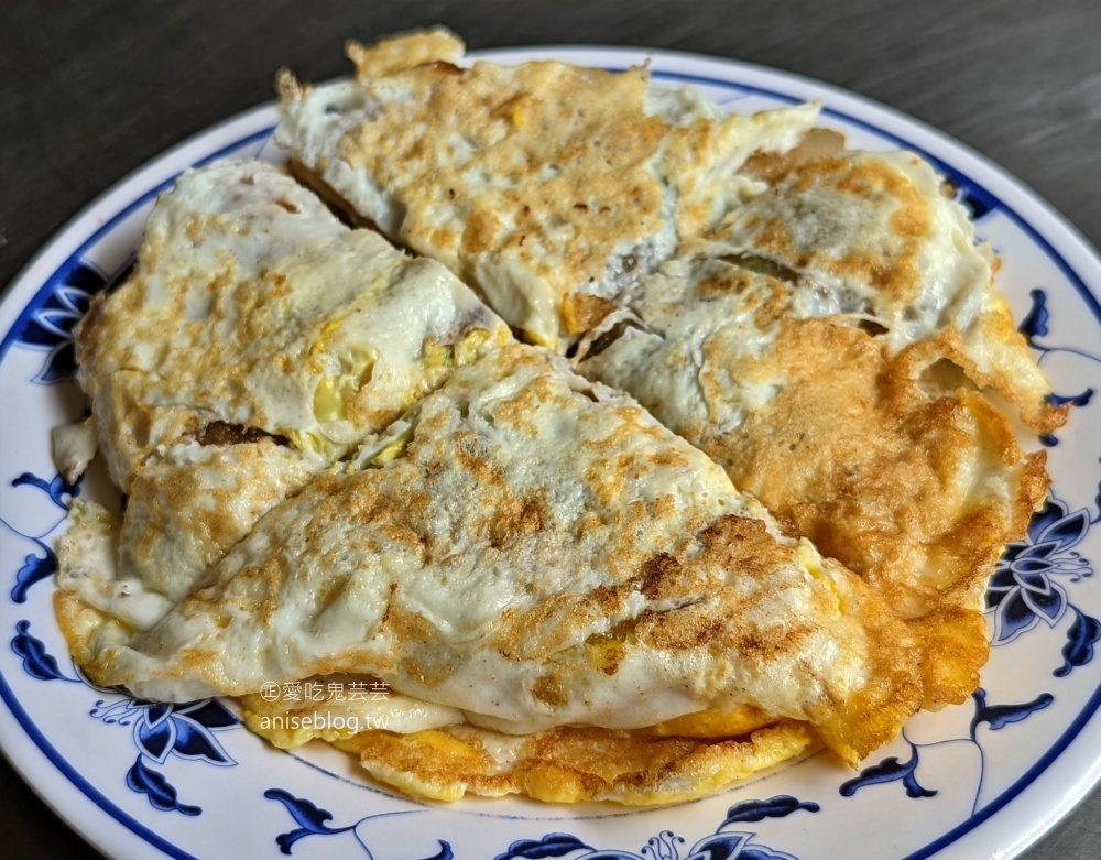 泰安手工蛋餅，厚實有嚼勁的可口早餐，基隆七堵美食(姊姊食記)