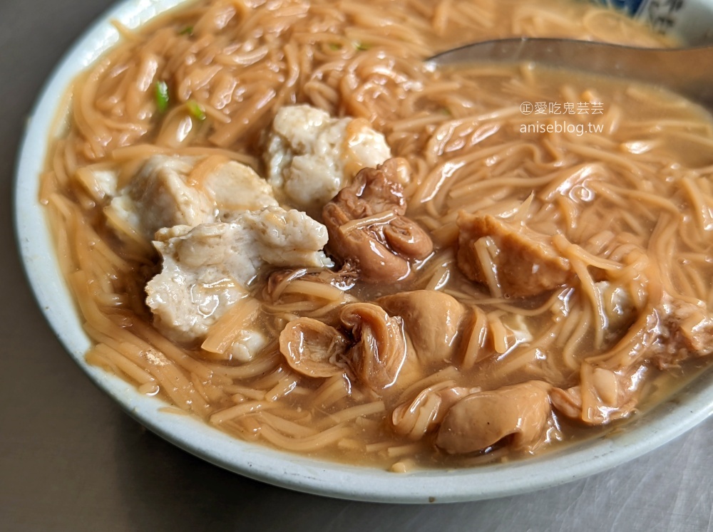 泰安手工蛋餅，厚實有嚼勁的可口早餐，基隆七堵美食(姊姊食記)