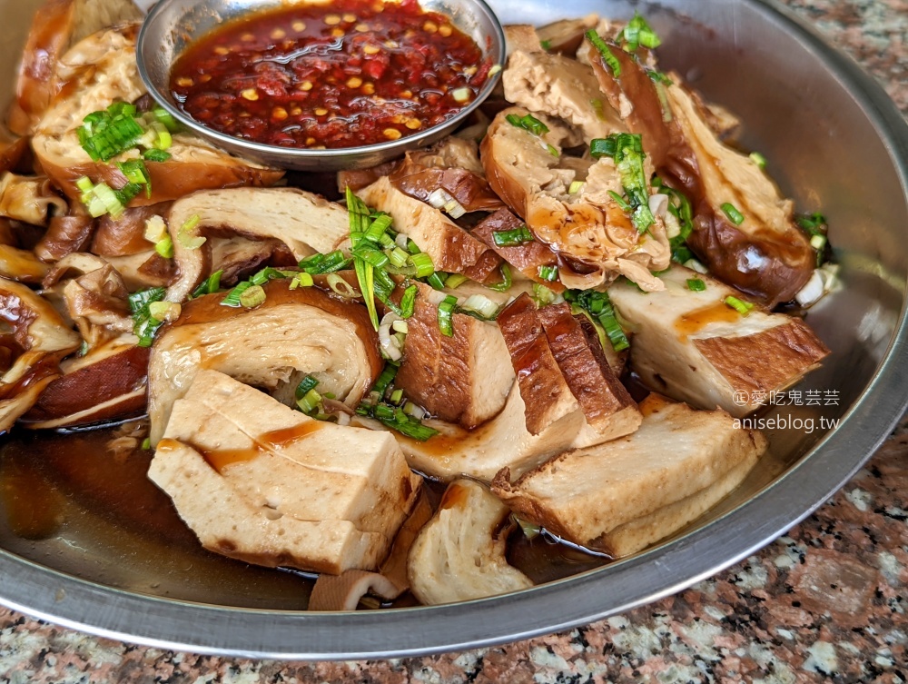 老阿伯現滷豆干，桃園大溪老街美食老店(姊姊食記)