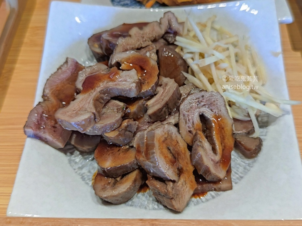 午鯖，南方澳漁港旁的鮮魚料理店，一個人也可以吃海鮮，蘇澳美食(姊姊食記)