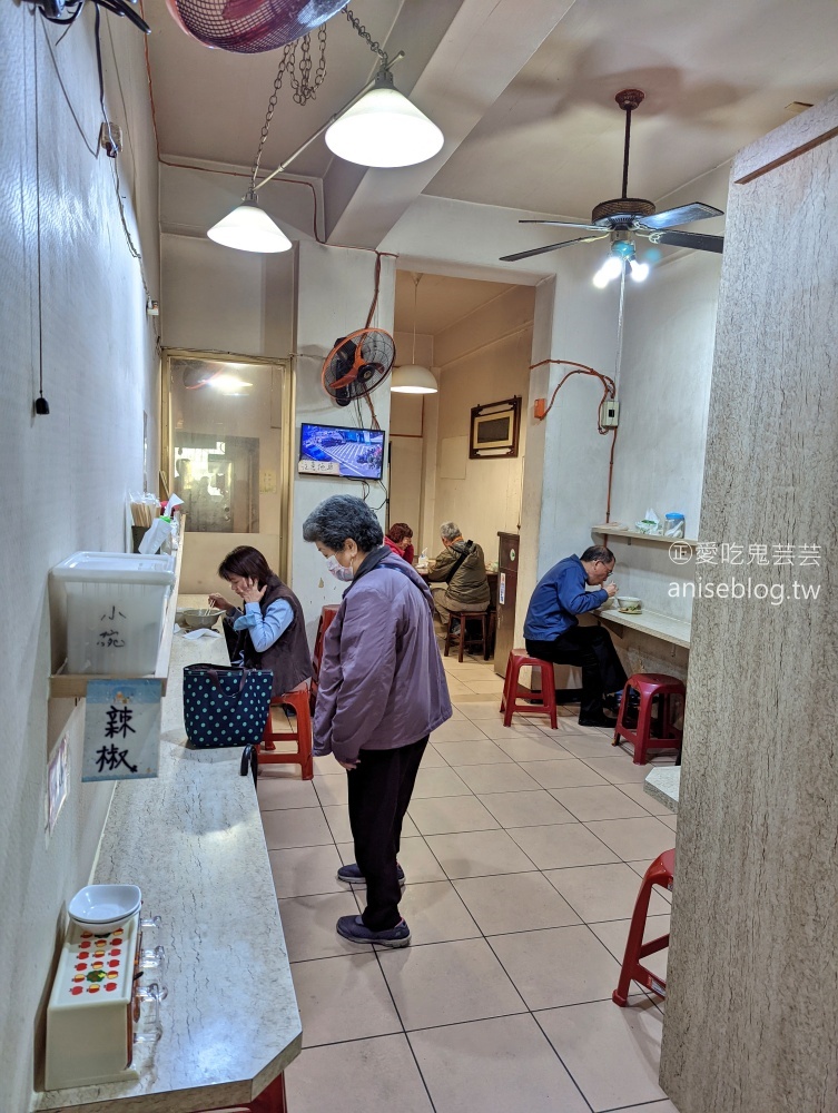 閹豬切仔麵，新莊廟街保元宮旁人氣小吃，頭前庄站美食(姊姊食記)