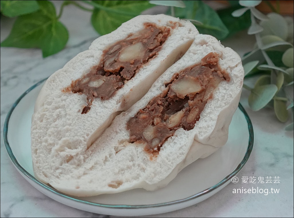 包仔的店，各式各樣包子饅頭，還有季節食物~