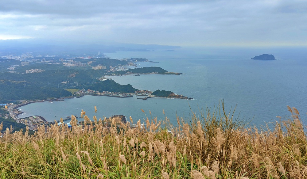 基隆山登山步道，夜拍黃金山城絕美景色，還有機會看到月之海喔(姊姊遊記)