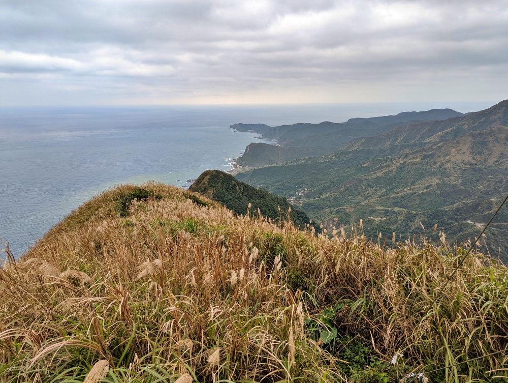 基隆山登山步道，夜拍黃金山城絕美景色，還有機會看到月之海喔(姊姊遊記)