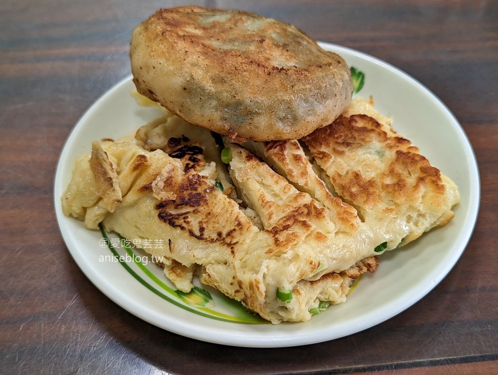 萬里豆漿伯，看不到蛋的粉漿蛋餅是招牌(姊姊食記)