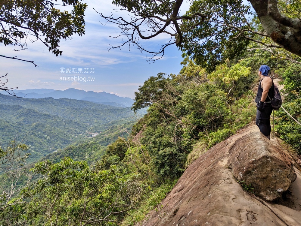 五寮尖登山步道，要手腳並用的拉繩攀岩路線，新北三峽景點(姊姊遊記)