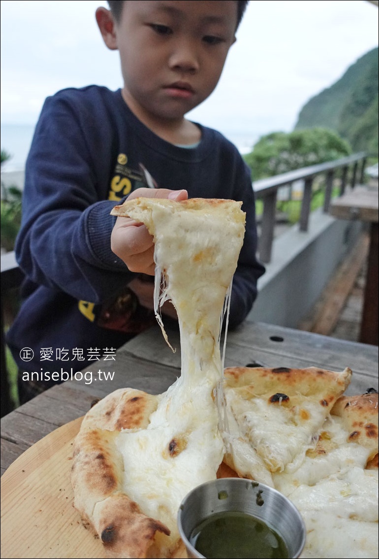 笑ㄟ咖啡，南方澳旁美麗的海邊咖啡，Pizza好吃哦！