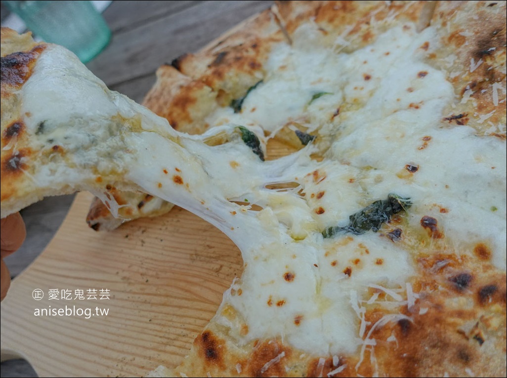 笑ㄟ咖啡，南方澳旁美麗的海邊咖啡，Pizza好吃哦！