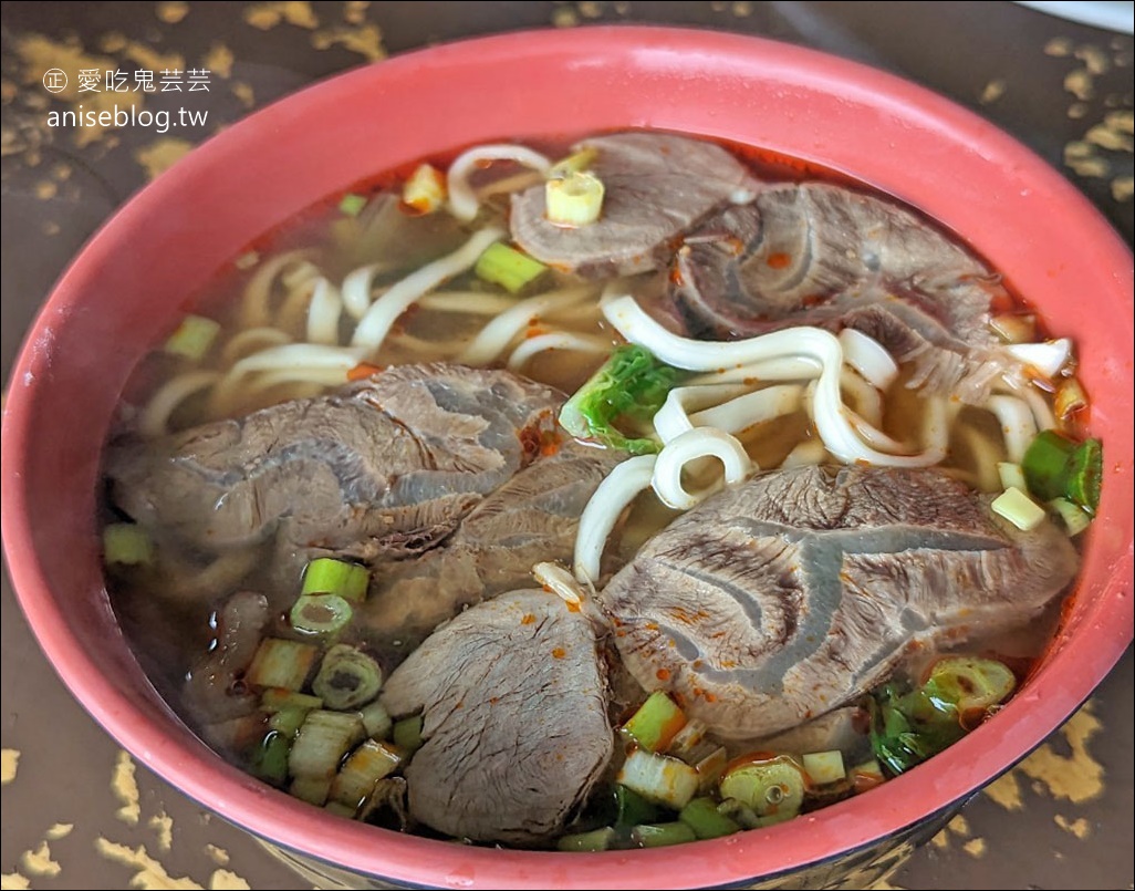 海景第一排！海灣牛肉麵、手工蔥花餅，隱藏版無敵海景牛肉麵