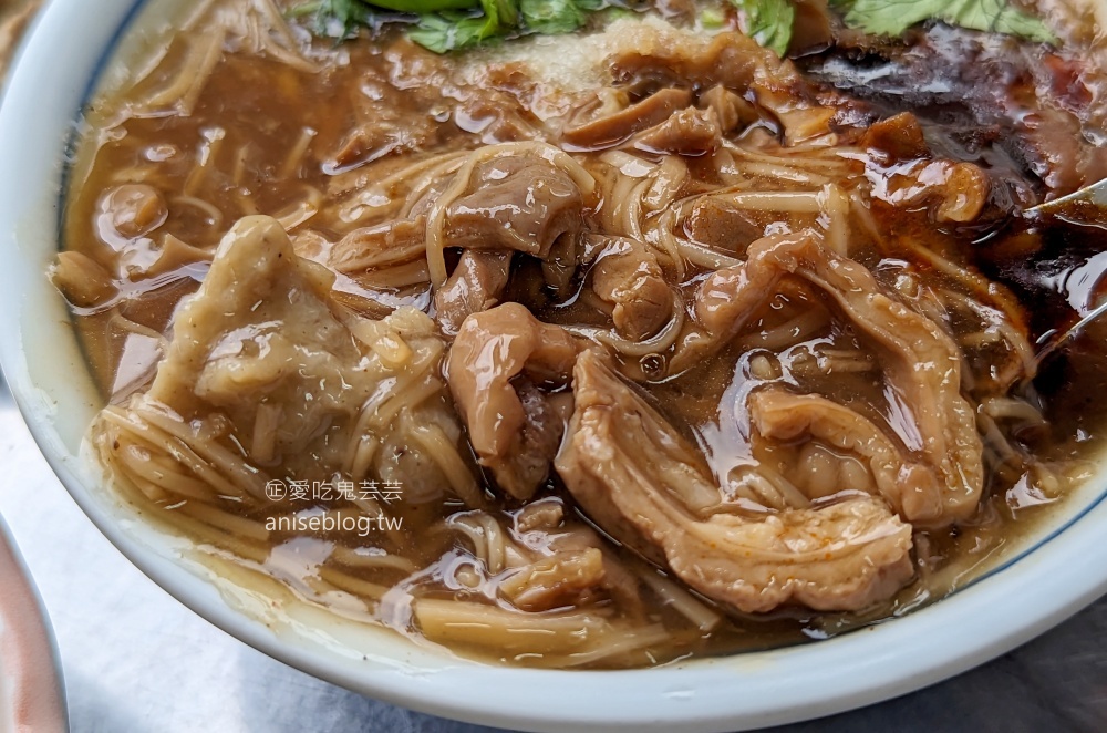 洪記滷肉飯，平實價格份量十足，桃園中正藝文特區附近美食(姊姊食記)