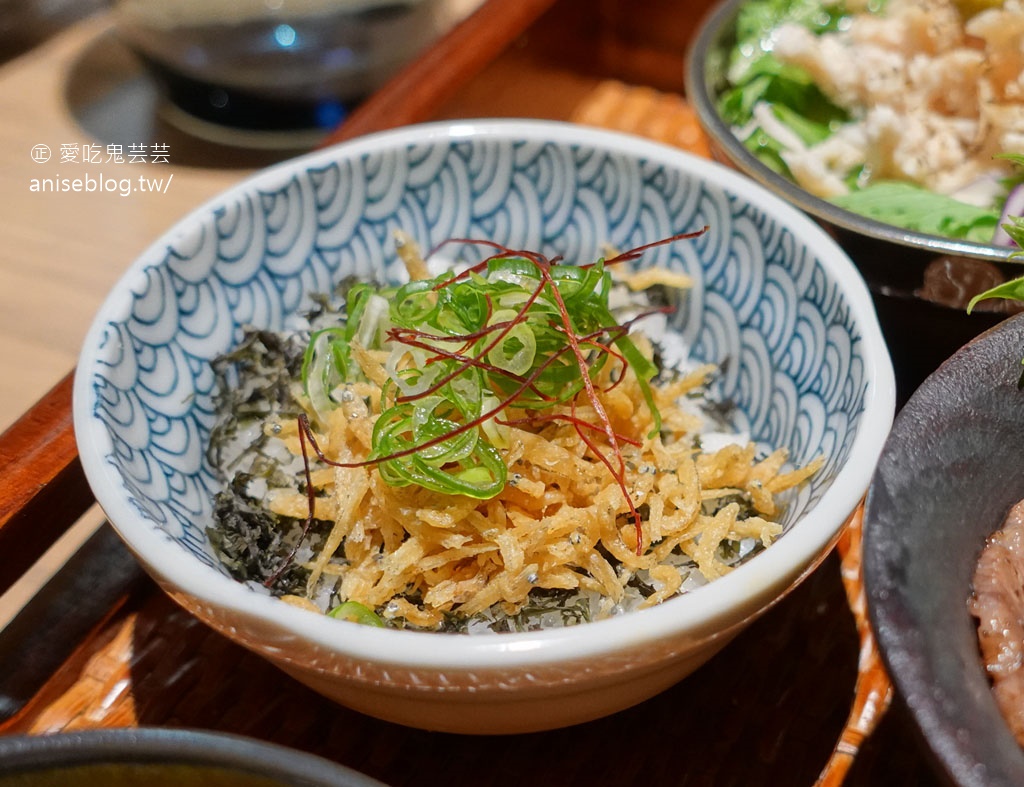 有吉豐盛丼專門店，一次吃八種口味，大吉啦！😍