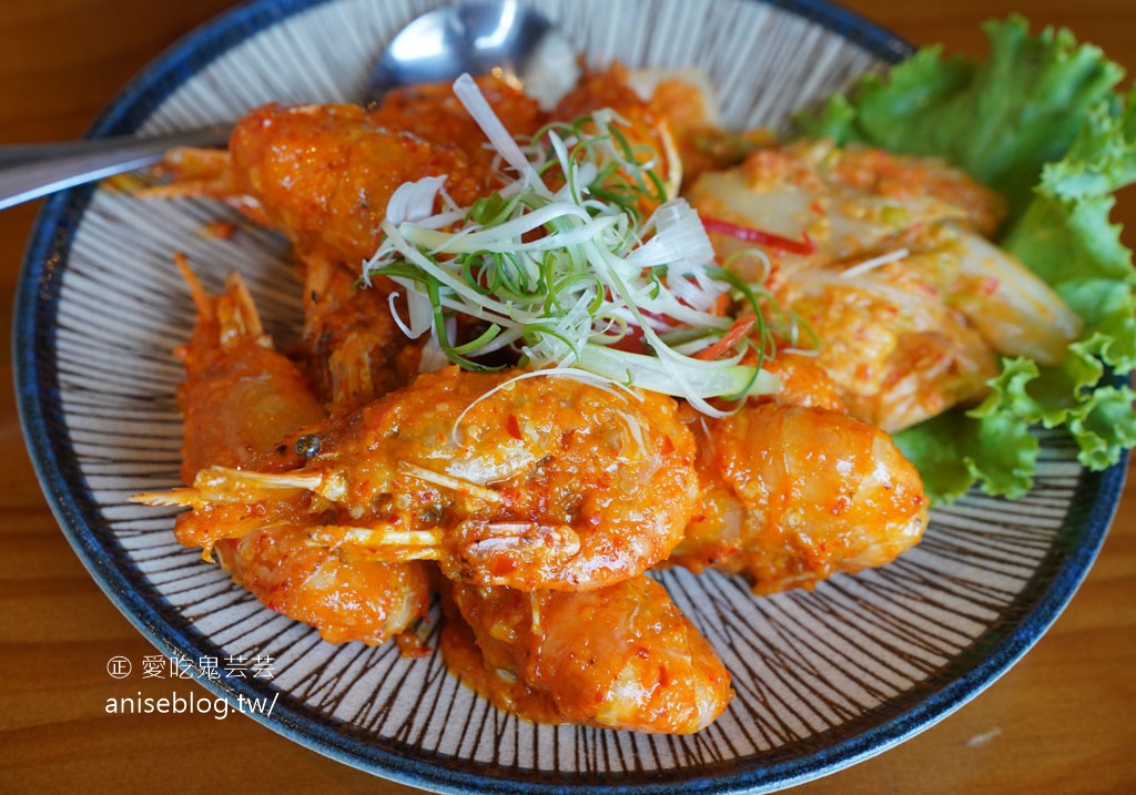 鴻龍宴全蝦宴+香烤琥珀雞，整艘船開進餐廳裡的超霸氣餐廳