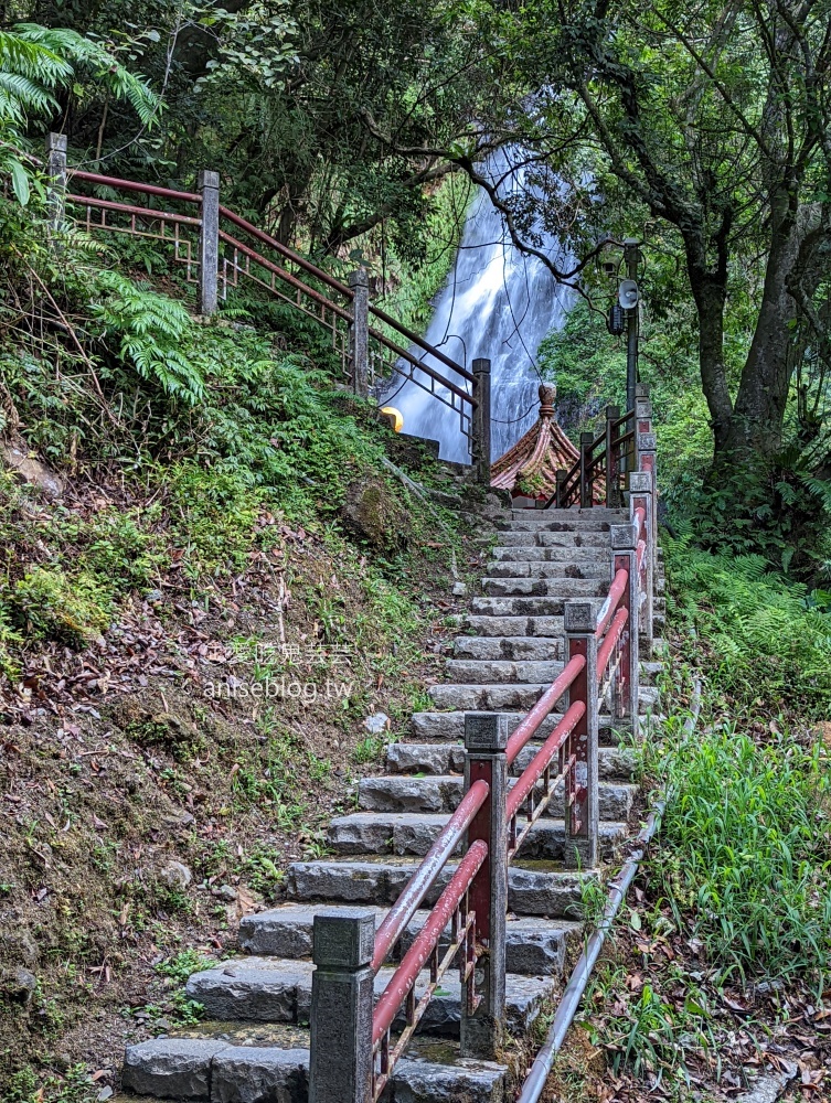 五峰旗瀑布、林美石磐步道，宜蘭礁溪郊外小旅行(姊姊遊記)