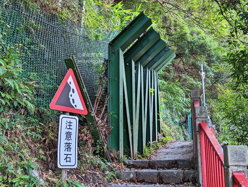 五峰旗瀑布、林美石磐步道，宜蘭礁溪郊外小旅行(姊姊遊記)