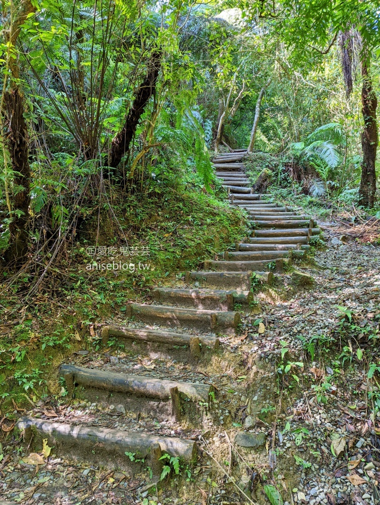 五峰旗瀑布、林美石磐步道，宜蘭礁溪郊外小旅行(姊姊遊記)