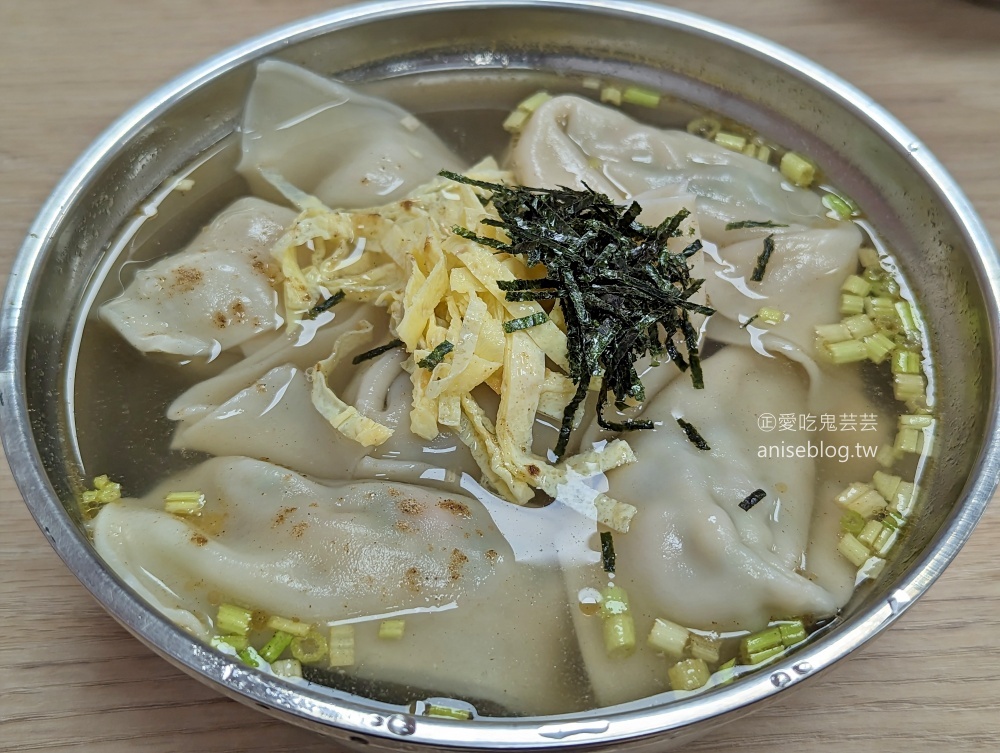 冠軍菜肉餛飩，根本是巨型水餃來著！搬家到萬大路(姊姊食記)