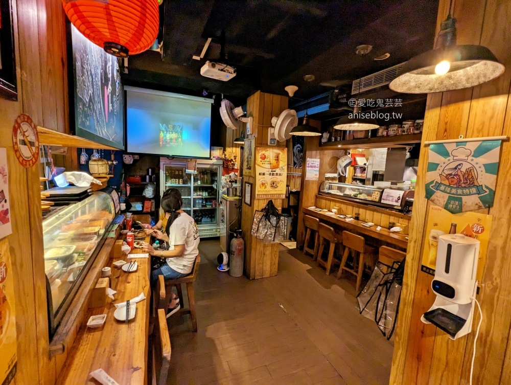 擇食居酒屋，搭1800公車去港口吃美食吧，基隆崁仔頂宵夜場(姊姊食記)