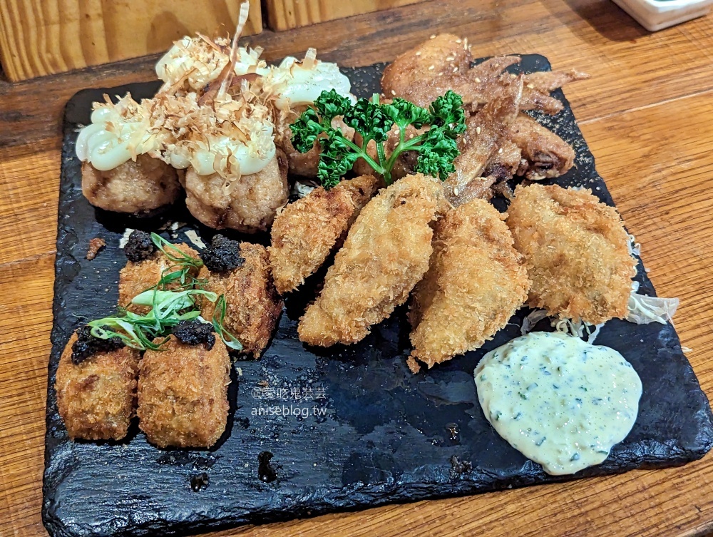 擇食居酒屋，搭1800公車去港口吃美食吧，基隆崁仔頂宵夜場(姊姊食記)