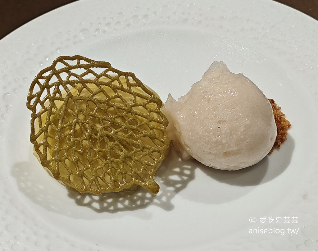 饗 A JOY ，全台最奢華、101高樓層景觀自助餐吃到飽，朋友笑稱我挑戰最賠錢吃法？