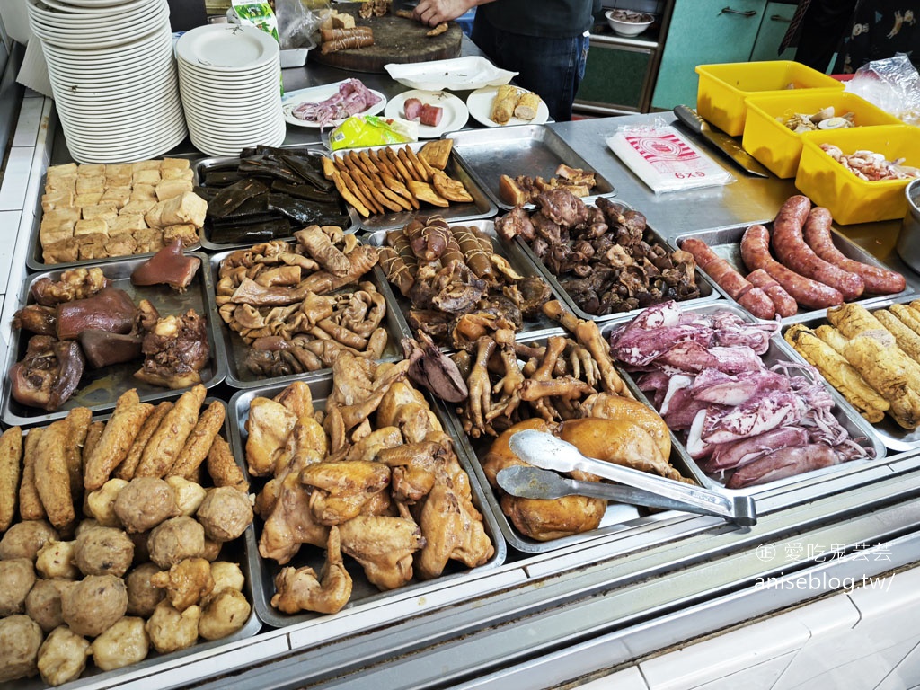 金鎖港飲食店，小黃司機推薦在地美食，小捲滷菜好好吃啊，還有加志魚湯哦！