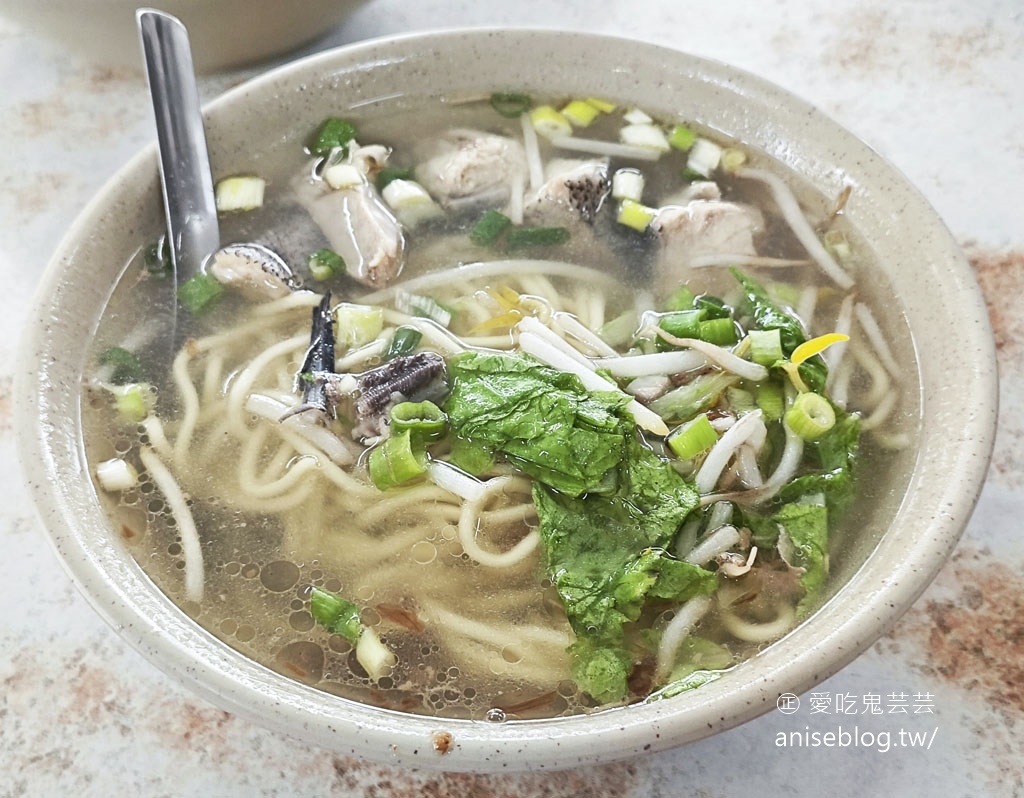 金鎖港飲食店，小黃司機推薦在地美食，小捲滷菜好好吃啊，還有加志魚湯哦！