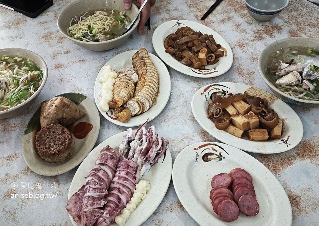 金鎖港飲食店，小黃司機推薦在地美食，小捲滷菜好好吃啊，還有加志魚湯哦！