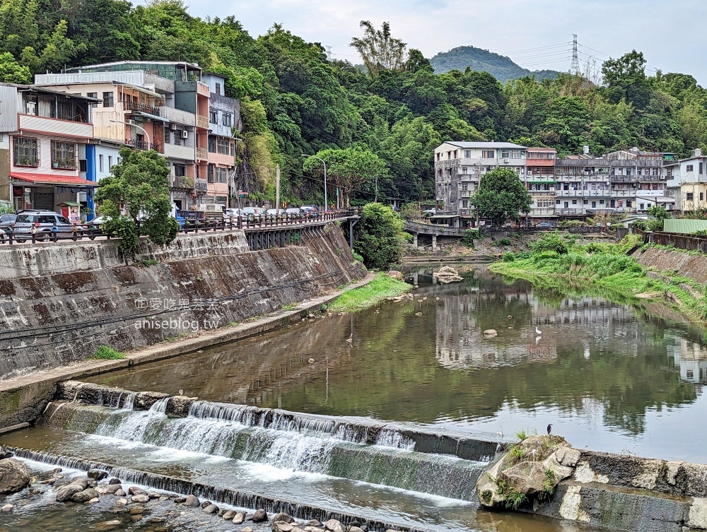 海山餅店，招牌寒天布丁蛋糕，雙溪車站美食(姊姊食記)