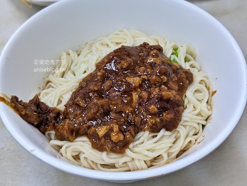 趙記菜肉餛飩大王，桃源街老字號人氣美食，捷運西門站(姊姊食記)