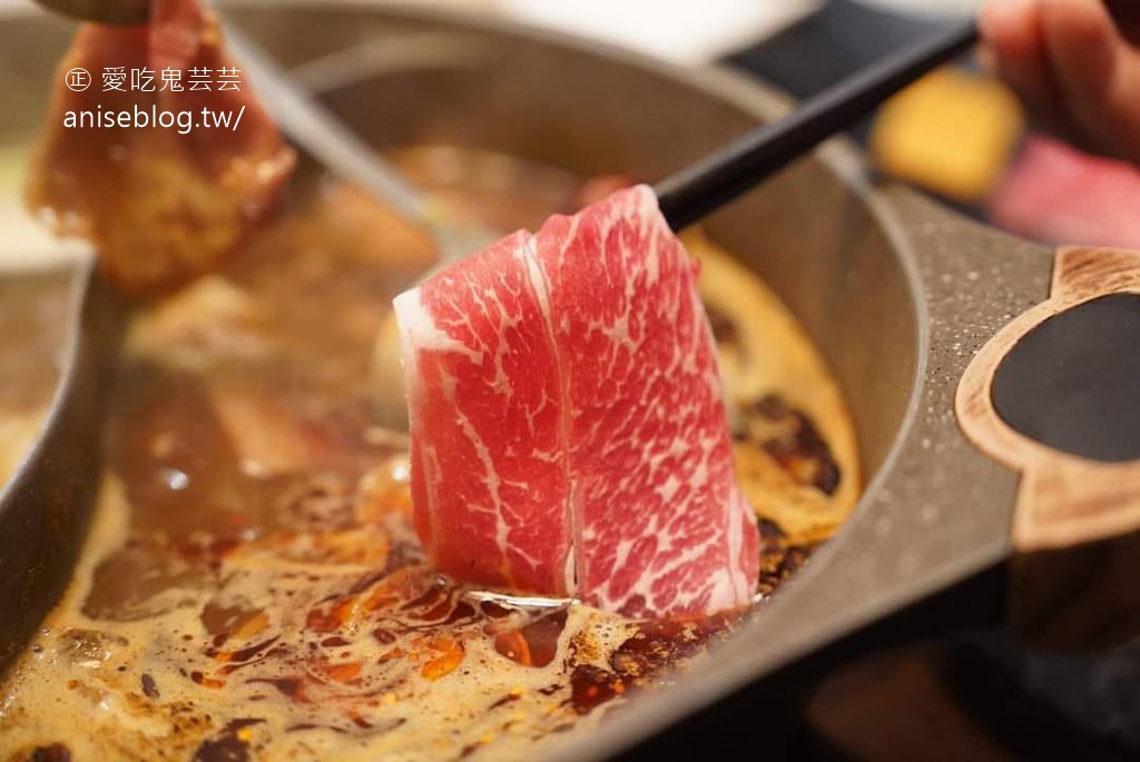 石撈麻辣鍋，台北麻辣火鍋吃到飽界裡，牛小排最優~👍