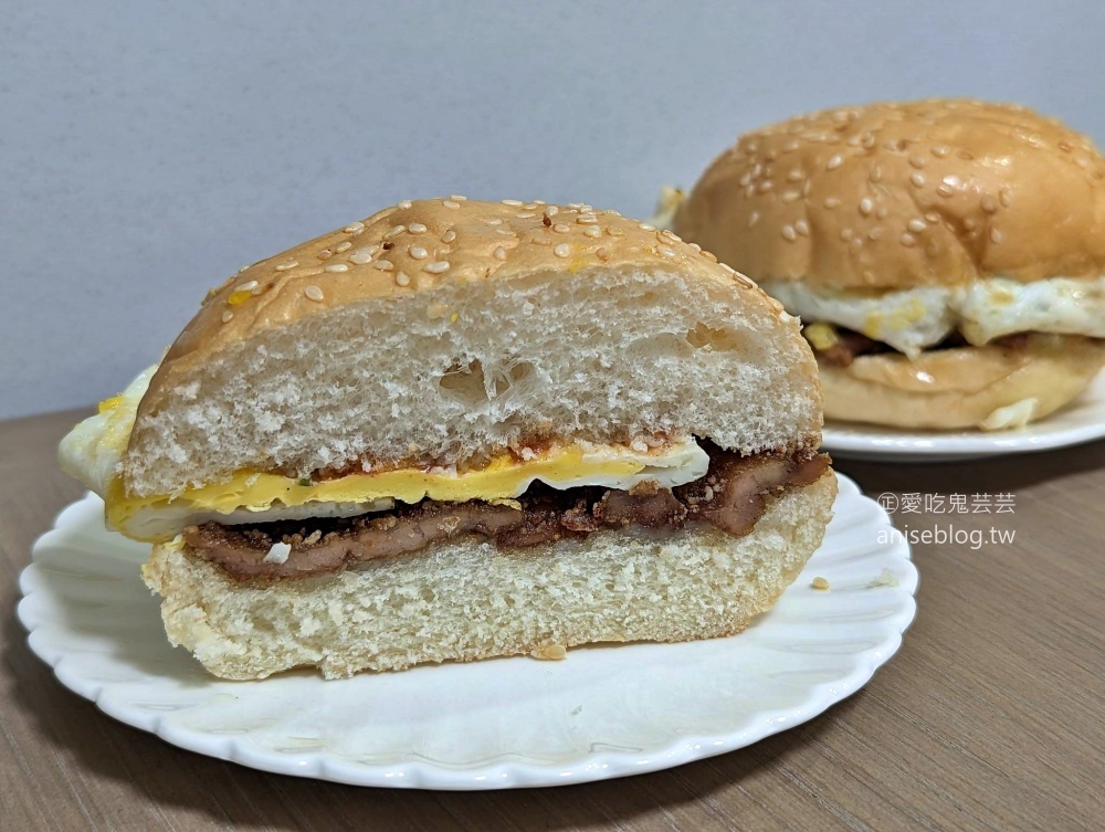 明峯早餐，酥香炸豬排是美味的招牌，桃園美食(姊姊食記)