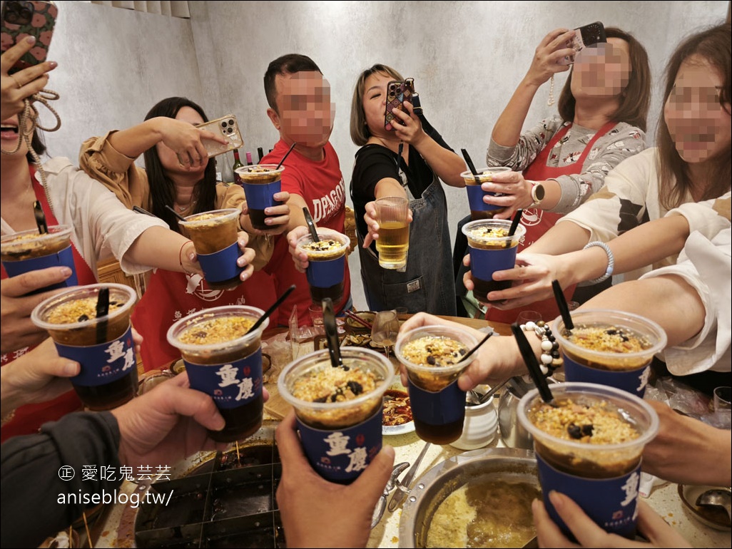 魚擺擺魚火鍋(重慶火鍋)，九宮格麻辣火鍋+金湯酸菜魚，麻到失去知覺的重口味，過癮！