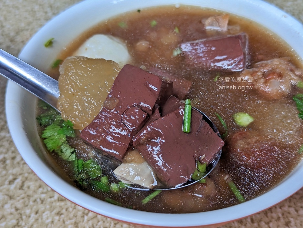 三條路油飯排骨酥湯，萬華環南市場宵夜限定美食(姊姊食記)