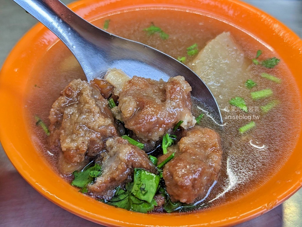 三條路油飯排骨酥湯，萬華環南市場宵夜限定美食(姊姊食記)