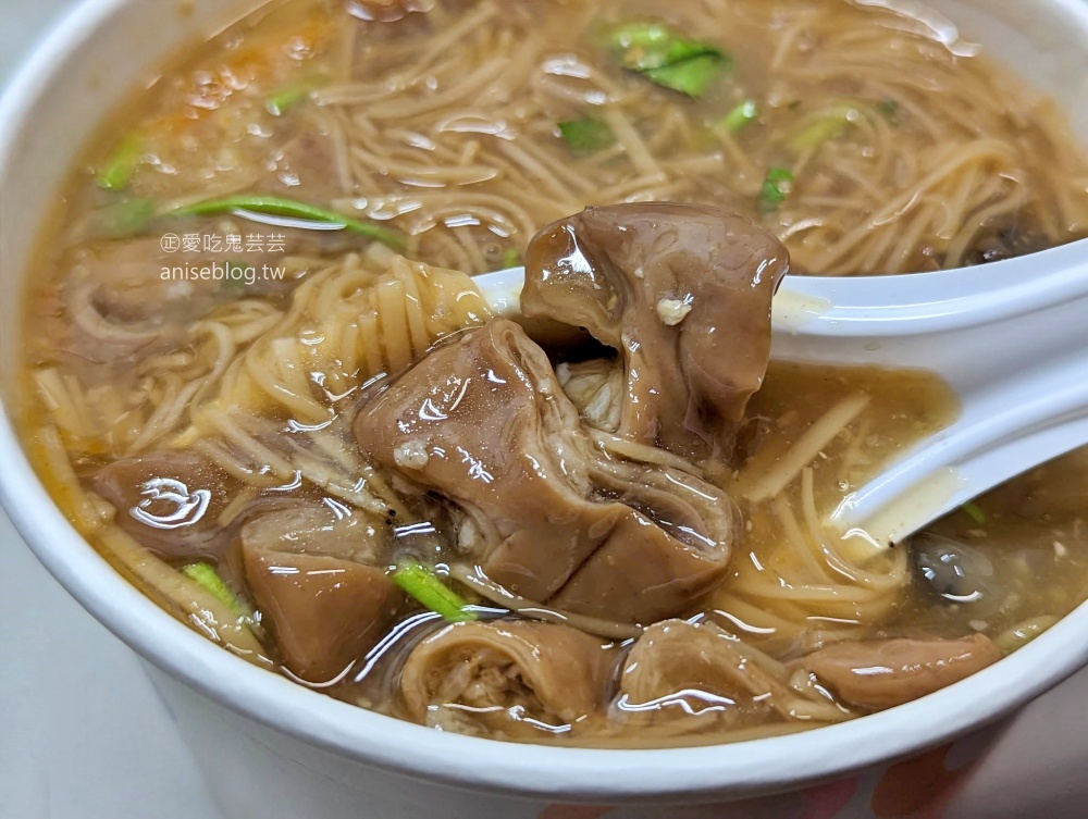 臻食在大腸蚵仔麵線飯糰，在地推薦人氣早餐，土城美食(姊姊食記)