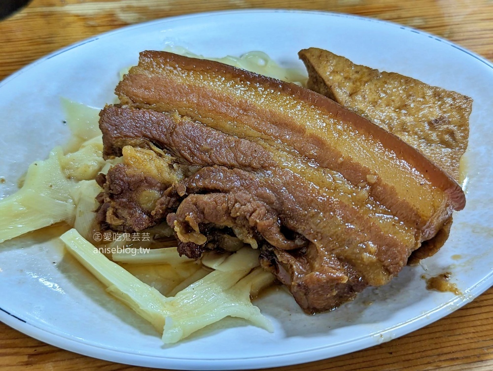 焢肉胡，滿滿人情味的在地美味小吃，桃園大廟宵夜美食(姊姊食記)