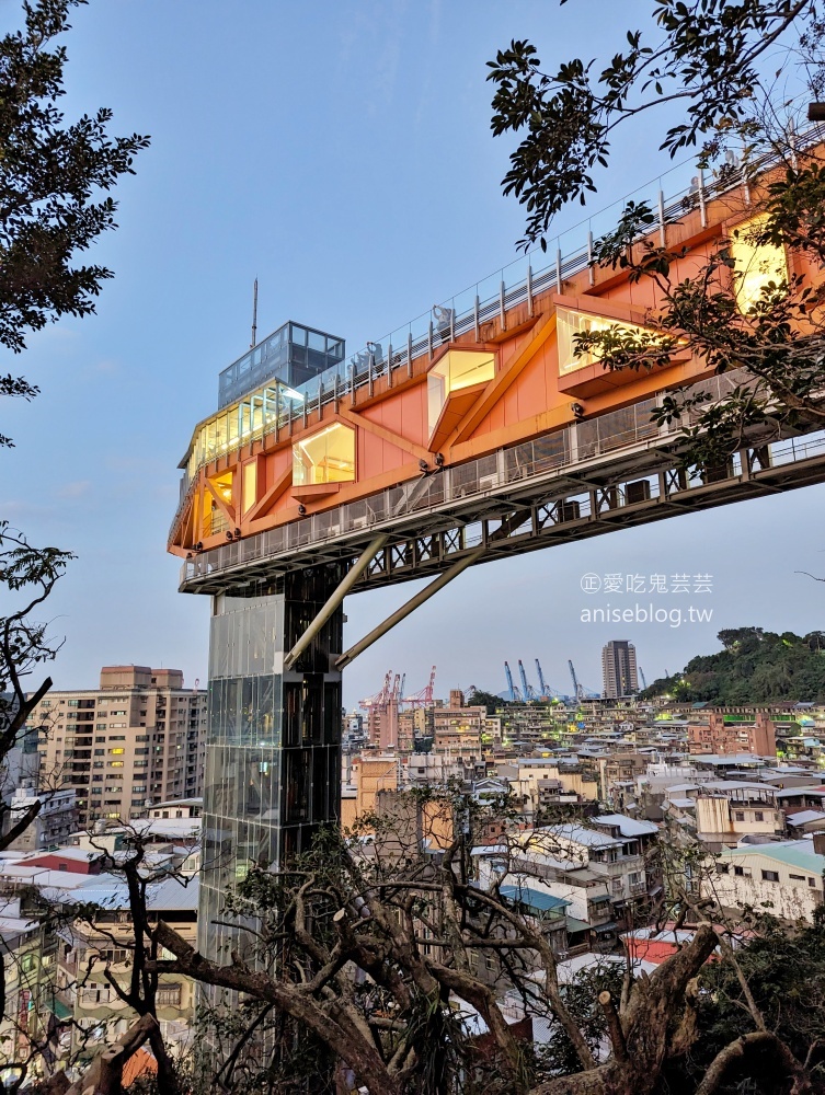 基隆塔、信二路防空洞，俯瞰基隆市區新景點(姊姊遊記)