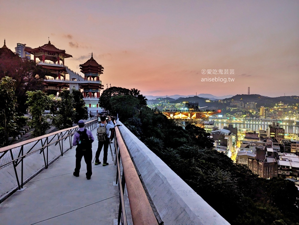 基隆塔、信二路防空洞，俯瞰基隆市區新景點(姊姊遊記)