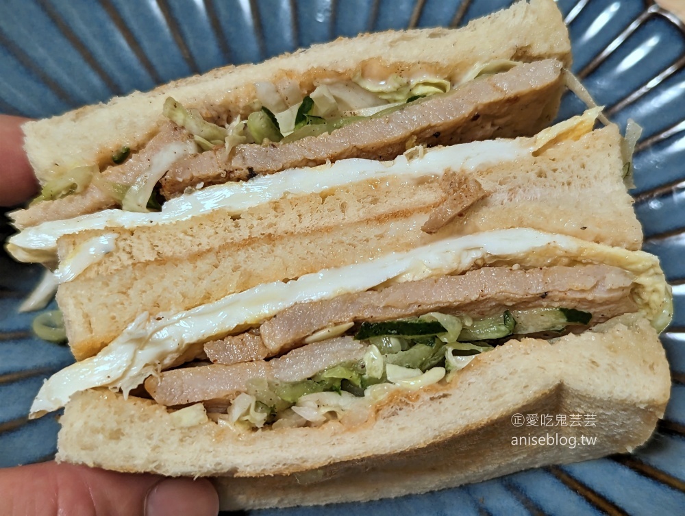 秋奶奶早餐店，冬季限定草莓三明治，台電大樓站美食(姊姊食記)