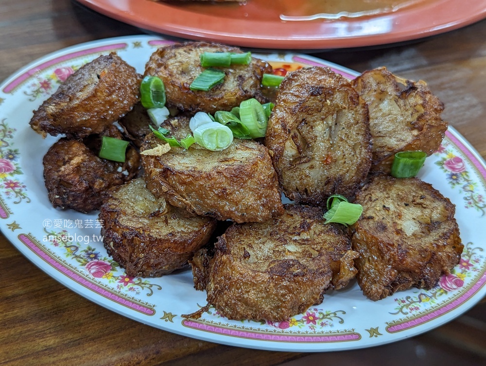 炭井臭豆腐店，透抽米粉、鯧魚米粉才是主角，八斗子美食(姊姊食記)