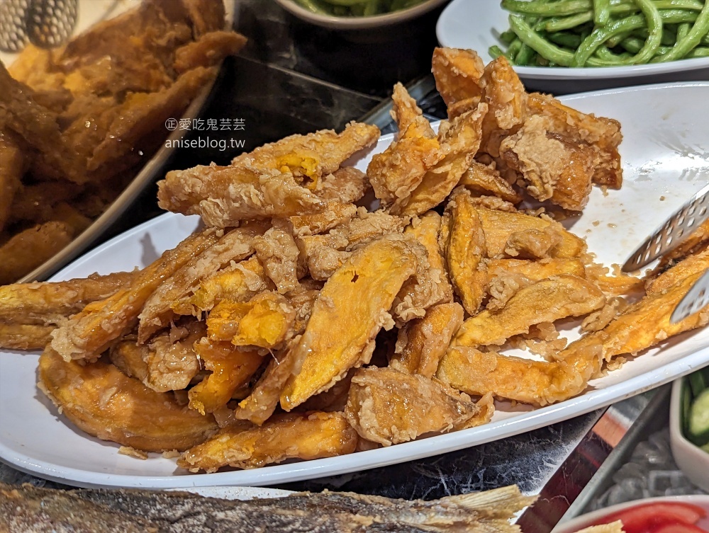 傳品牛排，280元就有吃到飽自助吧，板橋排隊美食(姊姊食記)