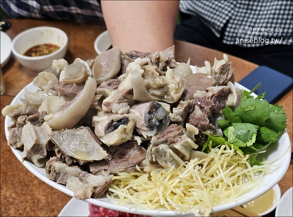 江家羊肉爐，全台灣最難訂的溫體羊肉爐，幾乎吃不到羊羶味！