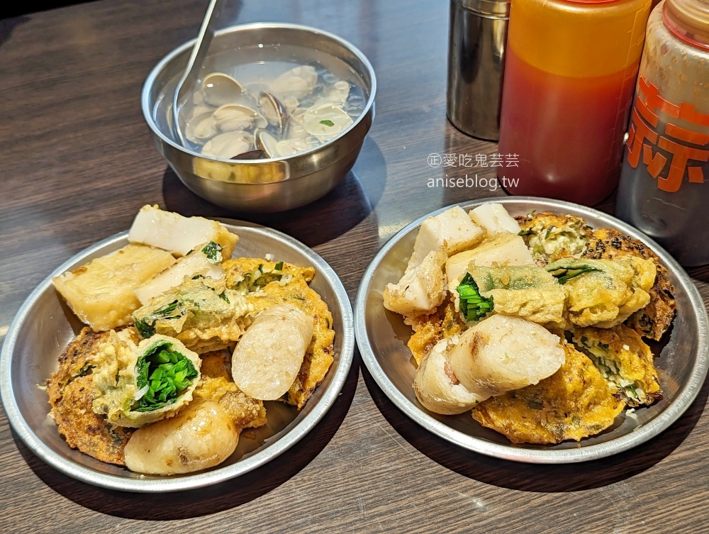 迪化街古早味蚵嗲各種美味炸粿，迪化街永樂市場美食(姊姊食記)