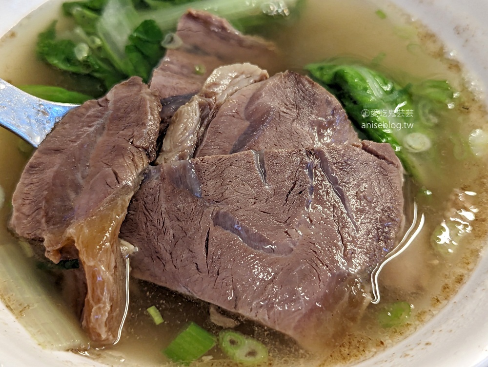 牛膳坊，在夢幻水族箱旁吃牛肉麵，基隆塔下覓食好去處(姊姊食記)