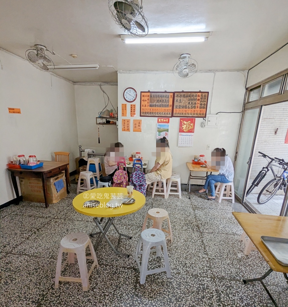 吉利街手工蛋餅，隱藏巷弄裡的早餐店，唭哩岸站美食(姊姊食記)